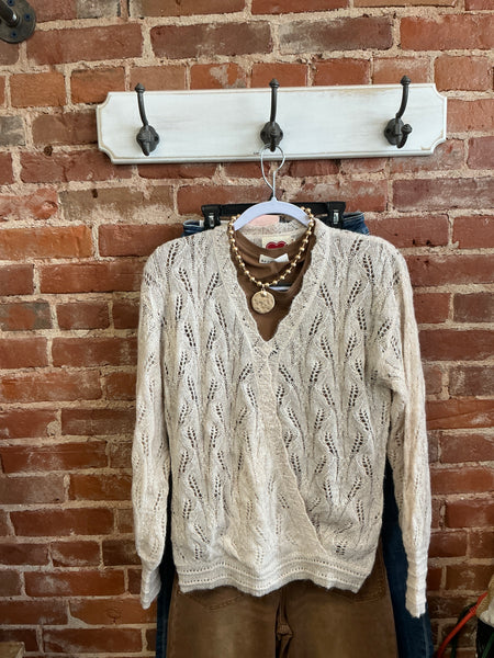 LovLov cream sweater