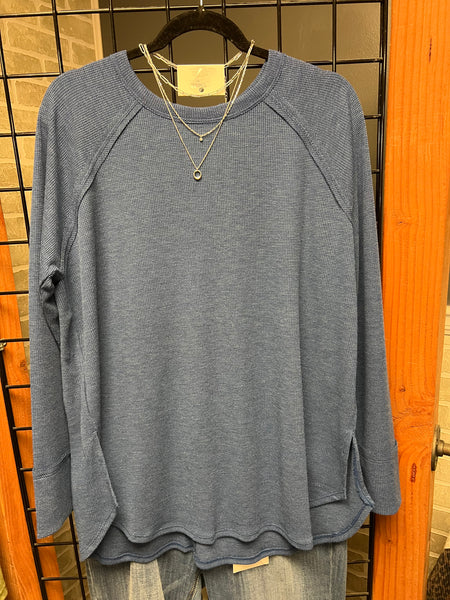 Curvy navy basic top