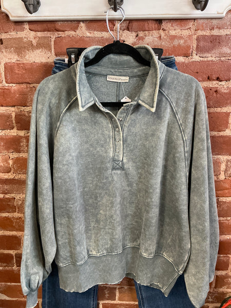 Zenana green mineral wash snap fleece