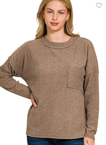 Mocha ribbed sweater w/pocket