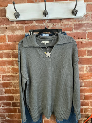Charcoal sweater w/collar